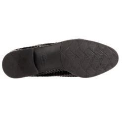 Trotters Liz III Slip-On Black/Black Patent (Women's) -Dansko Shop Blk 3 dbb3698d da35 4426 8e14 4e559d48aa61