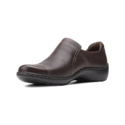 Clarks Cora Poppy Slip-On Brown Tumbled Leather (Women's) -Dansko Shop Brn 4 768dbf20 5b01 41f5 a75e 31618dfe90aa