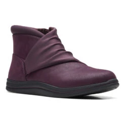 Clarks Breeze Dusk Bootie Burgundy (Women's)