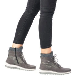 Remonte R8477 Hella Bootie Granit/Smoke (Women's) 23 Remonte R8477 Hella Bootie Granit/Smoke (Women's) -Dansko Shop R8477 45 221 11