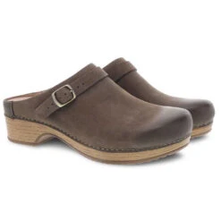 Dansko Berry Clog Mushroom Nubuck (Women's) 7 Dansko Berry Clog Mushroom Nubuck (Women's) -Dansko Shop berry3