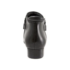 Trotters Major Black Leather (Women's) 13 Trotters Major Black Leather (Women's) -Dansko Shop black 5 4b6f5b56 7265 4e3d 92f4 345c84ead702